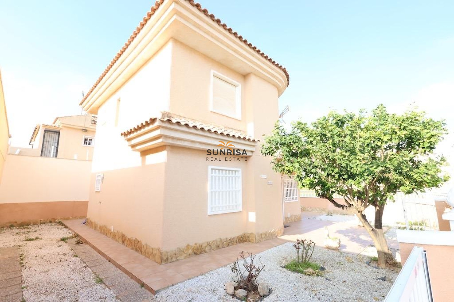 Resale - House - Torrevieja