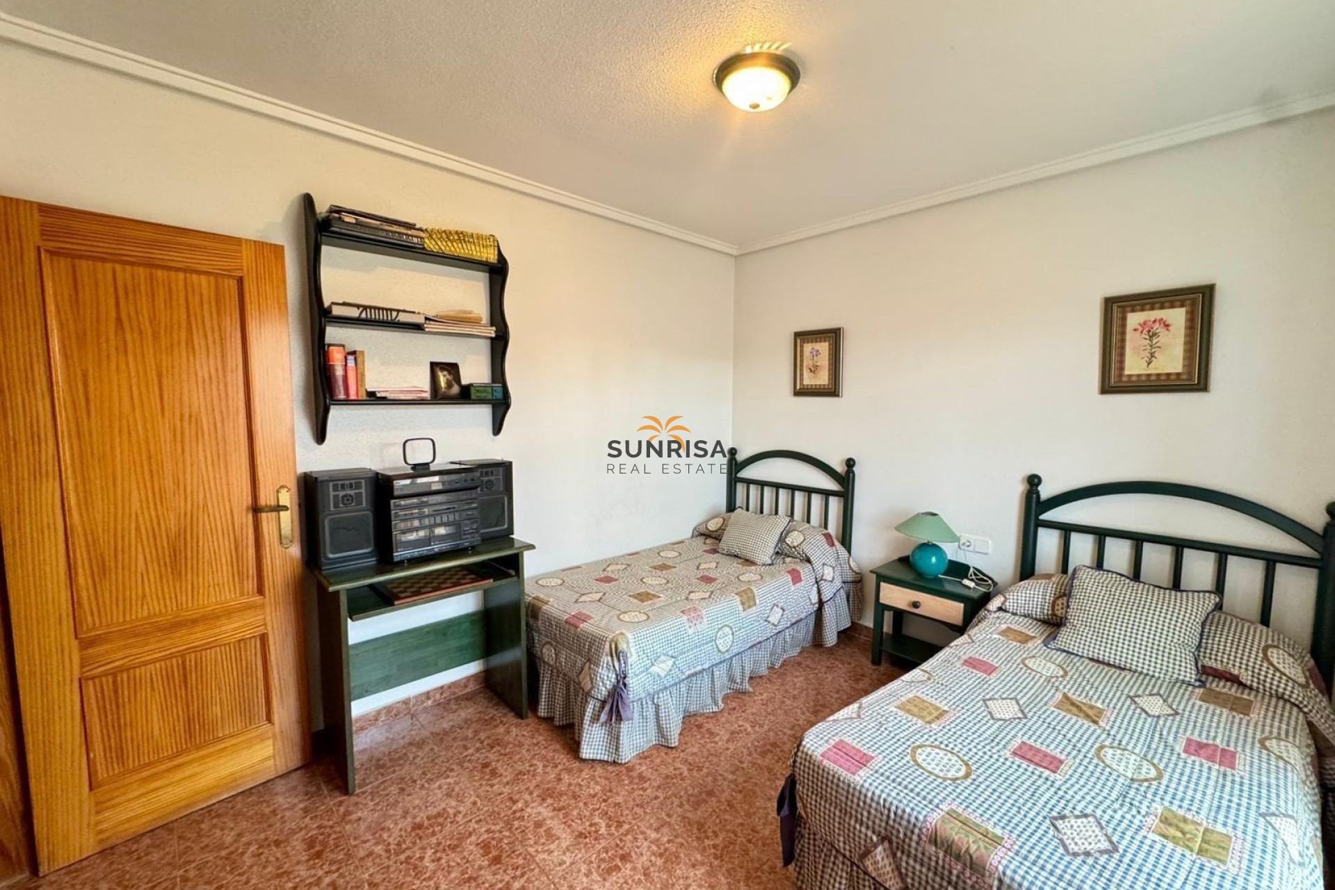 Resale - House - Torrevieja