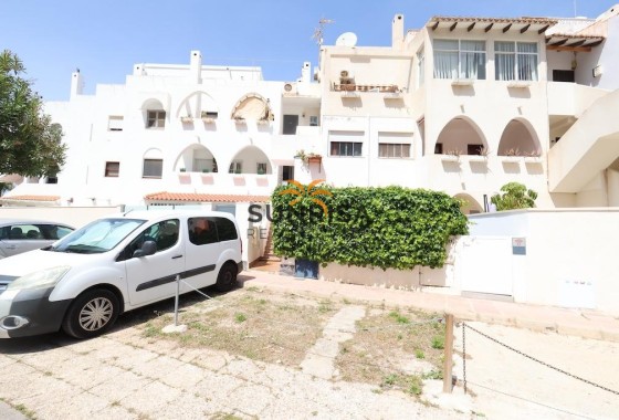 Bungalow · Herverkoop - Orihuela Costa · La Zenia · Alicante · Spanje