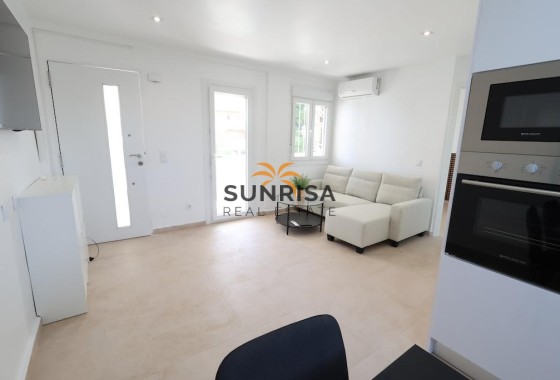 Bungalow · Herverkoop - Orihuela Costa · La Zenia · Alicante · Spanje