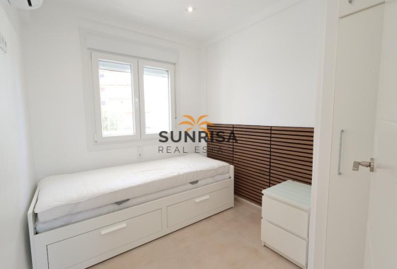 Bungalow · Herverkoop - Orihuela Costa · La Zenia · Alicante · Spanje