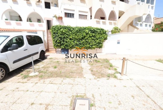 Bungalow · Herverkoop - Orihuela Costa · La Zenia · Alicante · Spanje