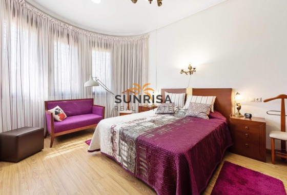 Villa · Herverkoop - Orihuela Costa · Campoamor · Alicante · Spanje