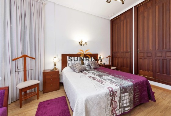 Villa · Herverkoop - Orihuela Costa · Campoamor · Alicante · Spanje