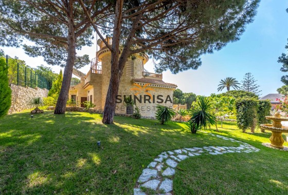 Villa · Herverkoop - Orihuela Costa · Campoamor · Alicante · Spanje