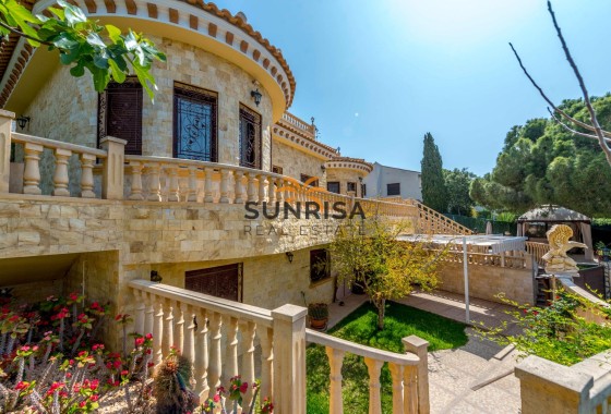 Villa · Herverkoop - Orihuela Costa · Campoamor · Alicante · Spanje