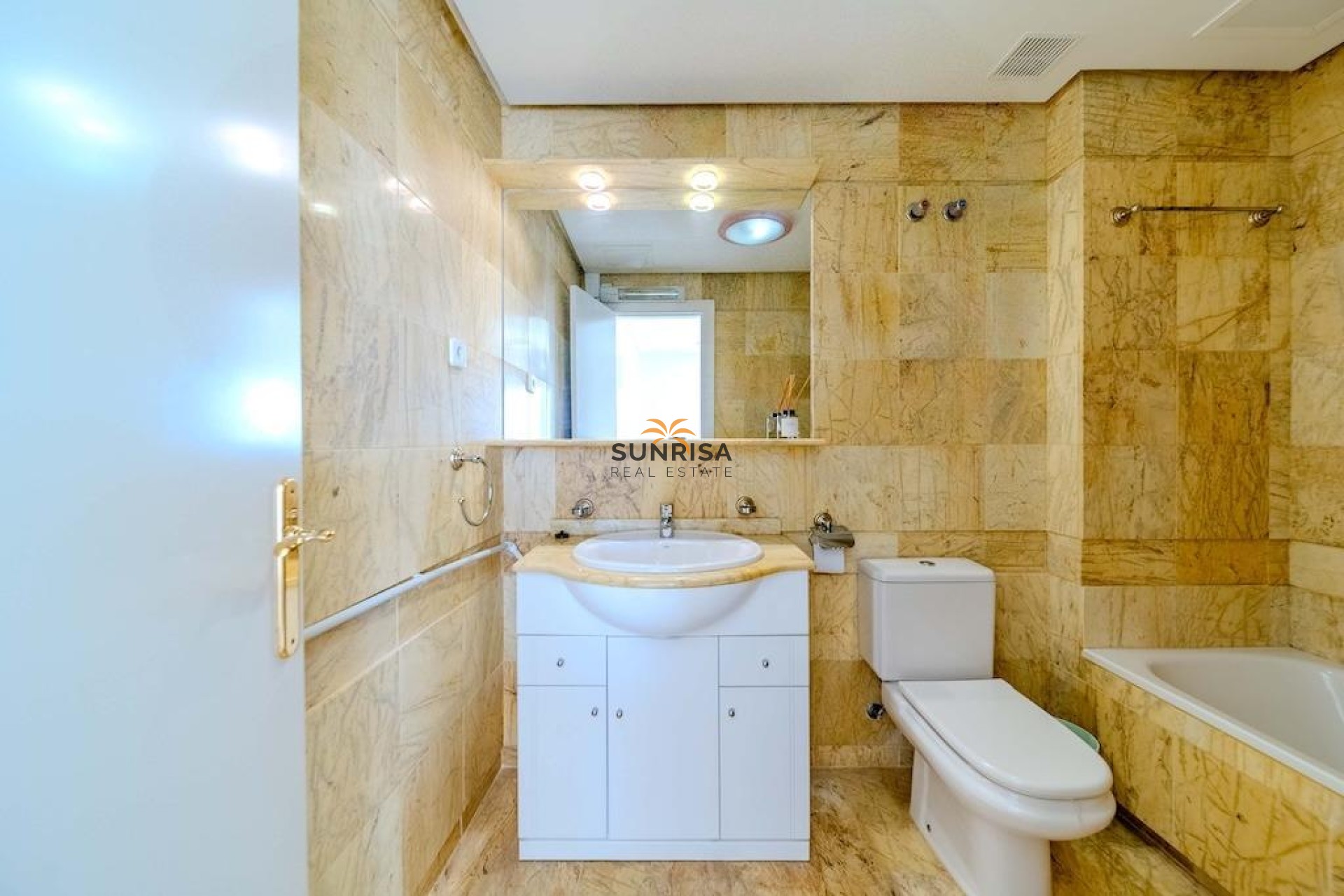 Herverkoop - Twee-onder-een-kapwoning - Orihuela Costa