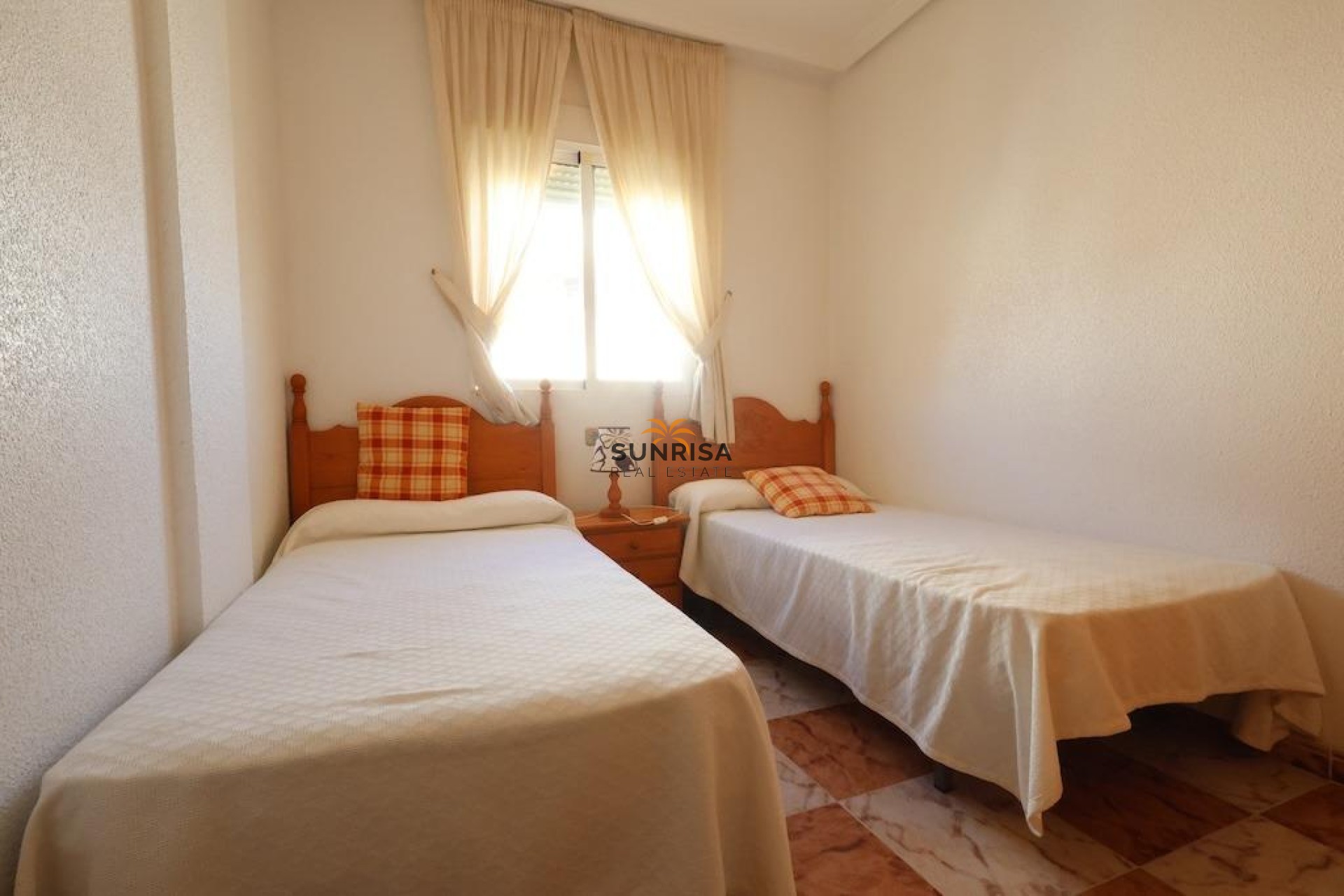 Resale - Semi-detached house - Orihuela Costa