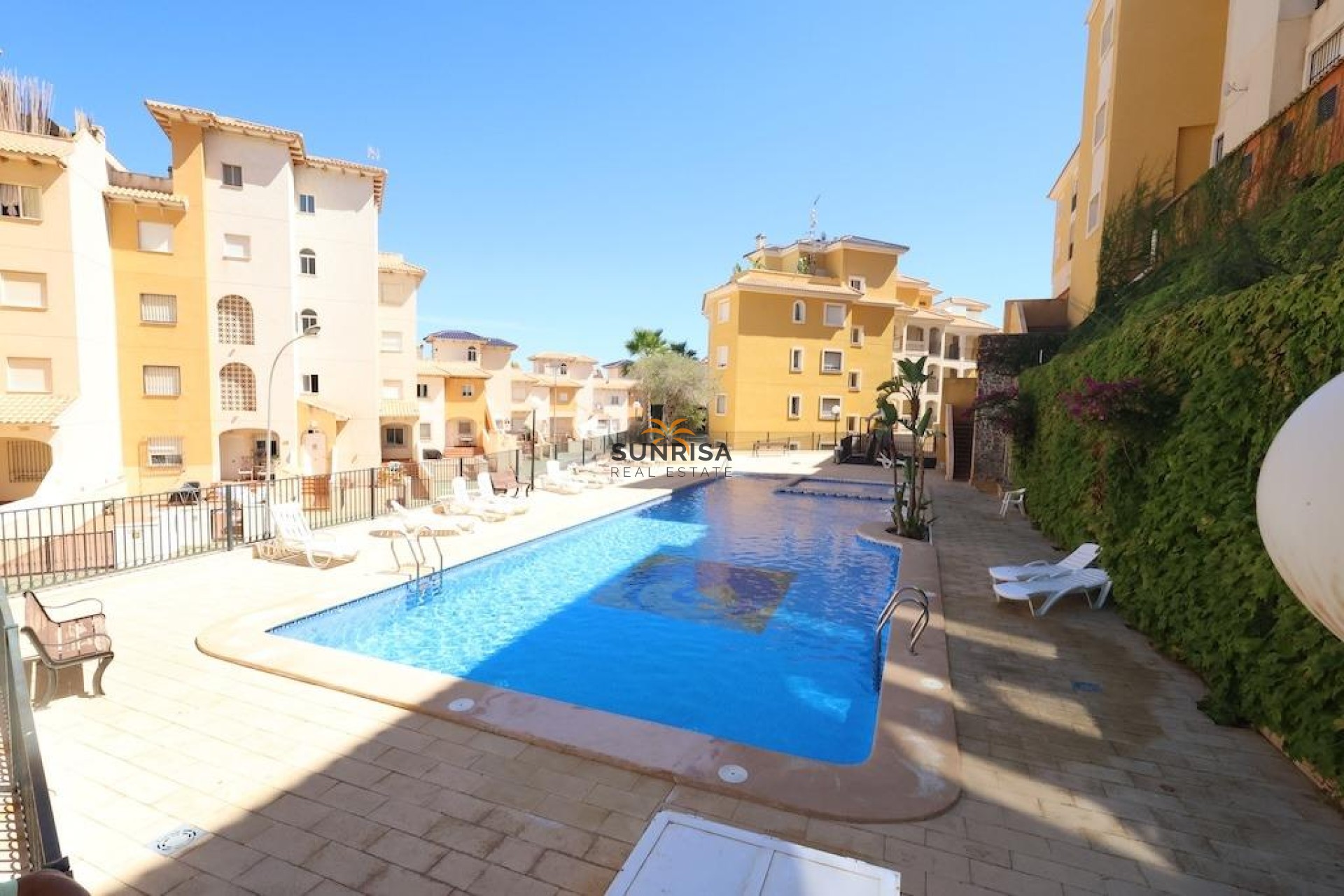 Resale - Apartment - Orihuela Costa
