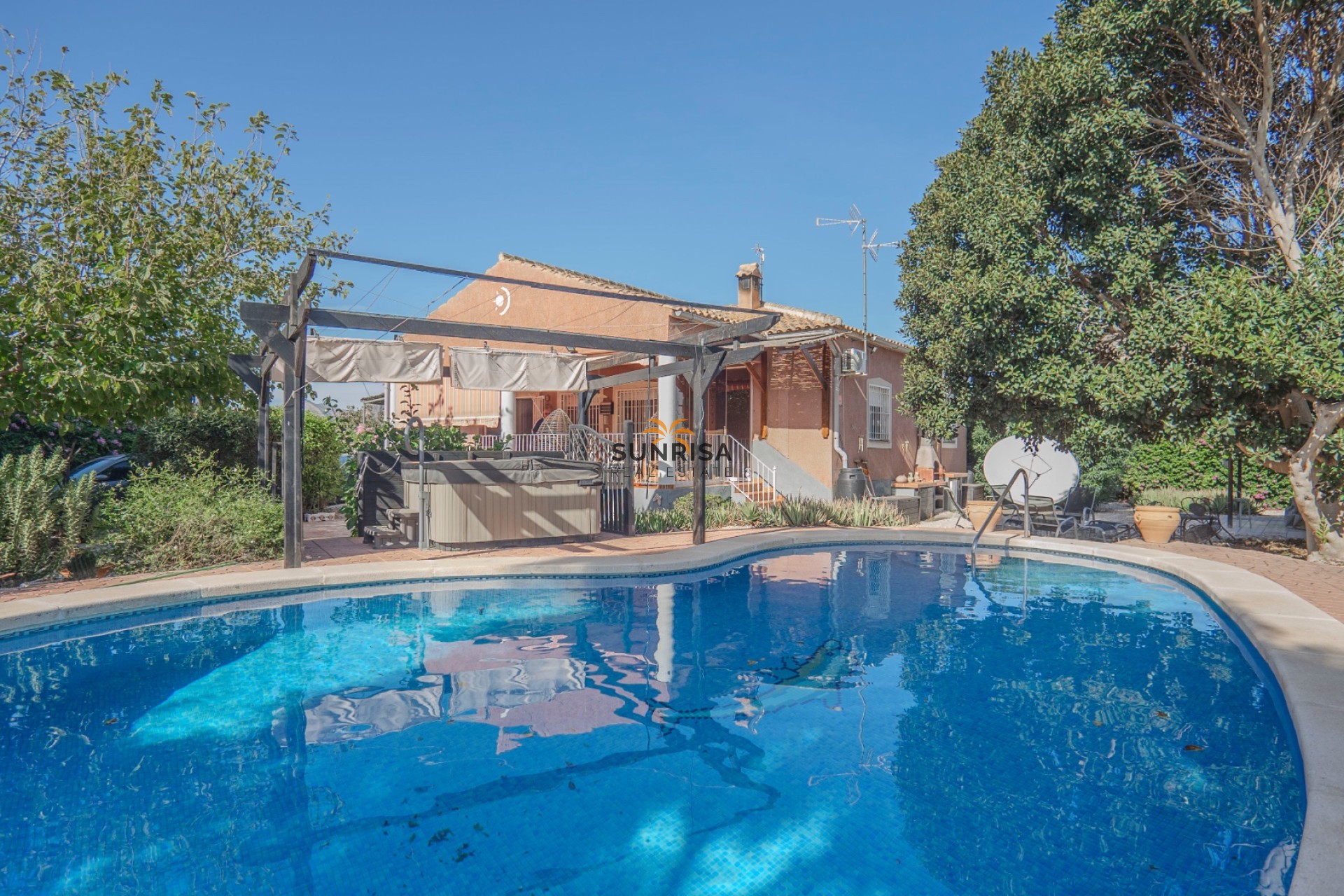 Resale - Finca - Orihuela