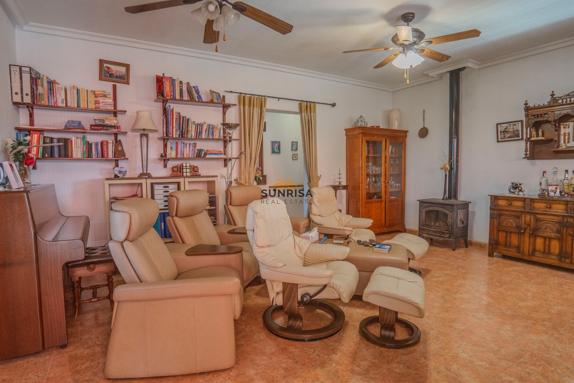 Resale - Finca - Orihuela
