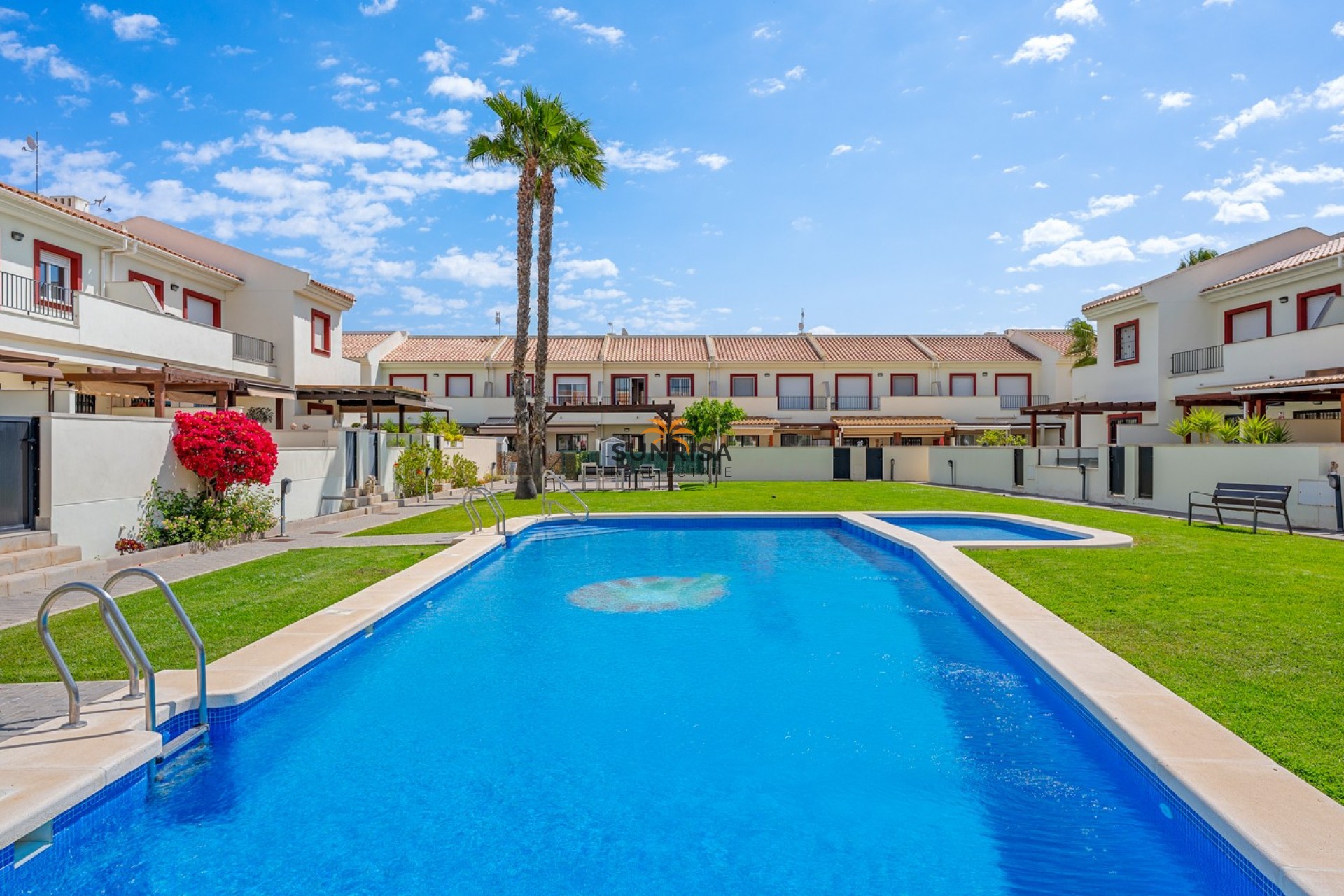 Resale - Townhouse - Ciudad Quesada