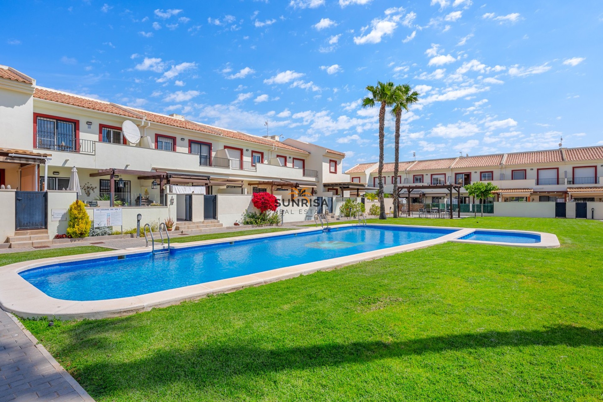 Resale - Townhouse - Ciudad Quesada