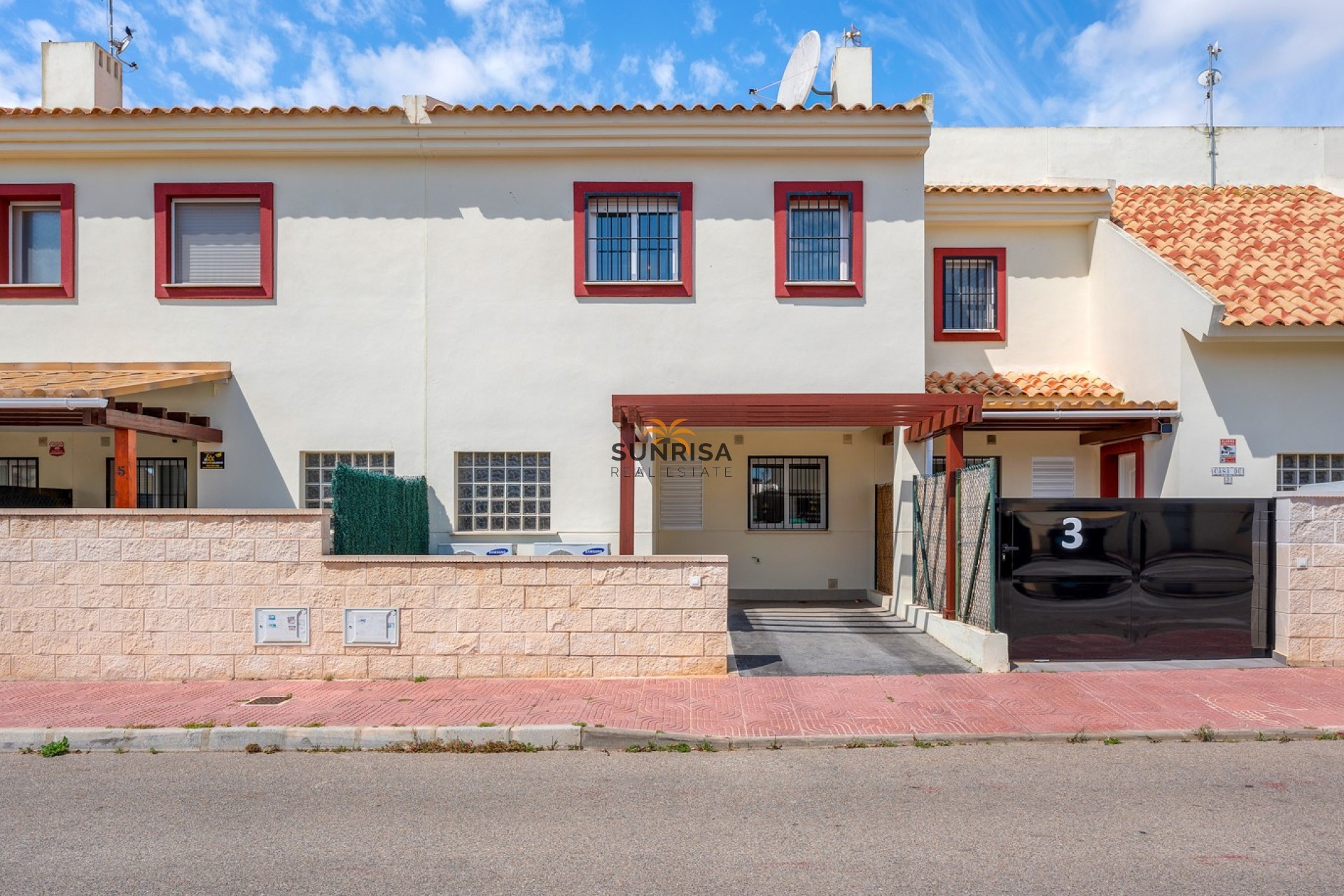 Resale - Townhouse - Ciudad Quesada