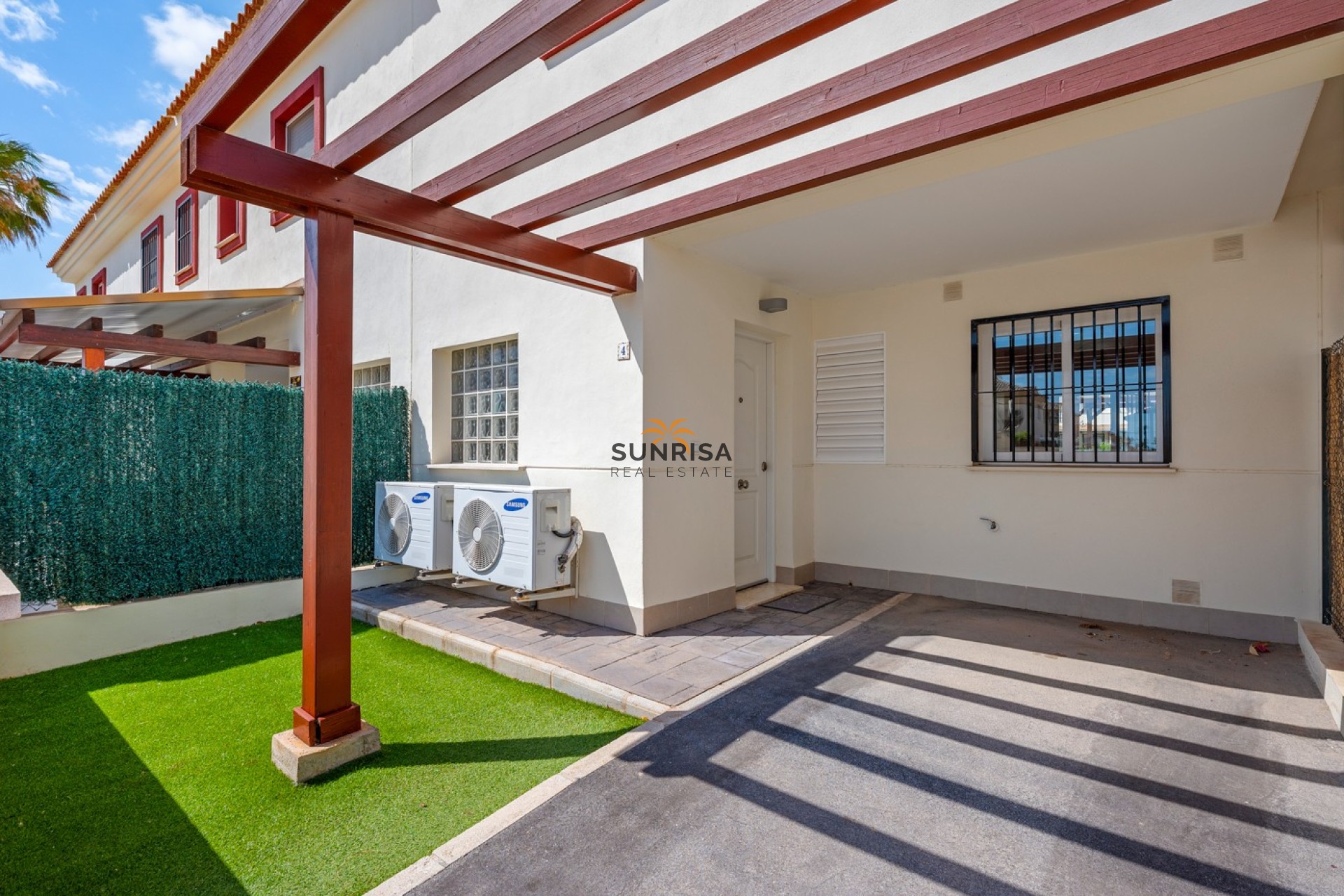 Resale - Townhouse - Ciudad Quesada