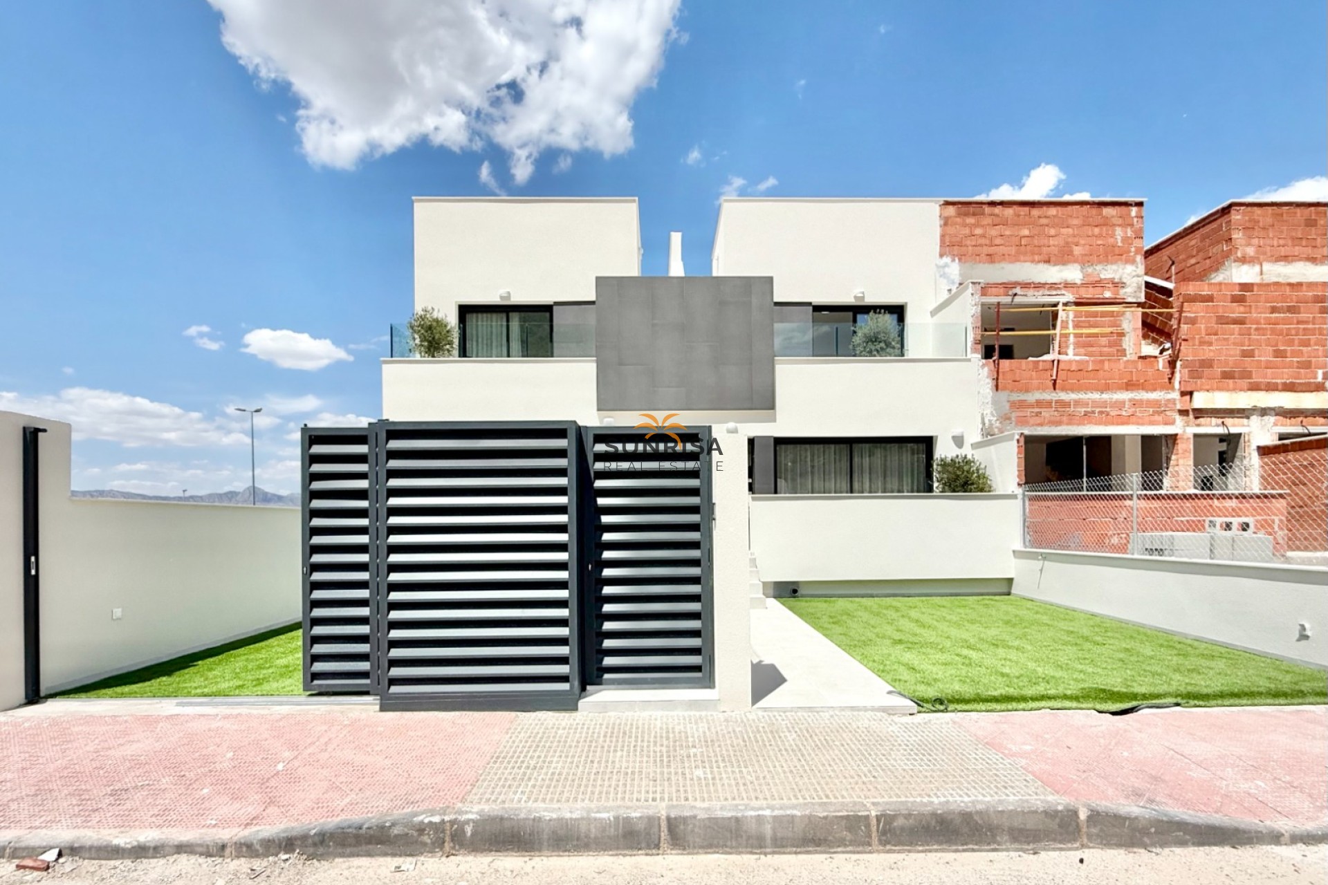 Obra nueva - Bungalow - Cox