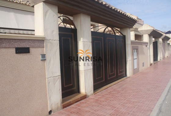 Twee-onder-een-kapwoning · Nieuwbouw Woningen - Torrevieja · Alicante · Spanje