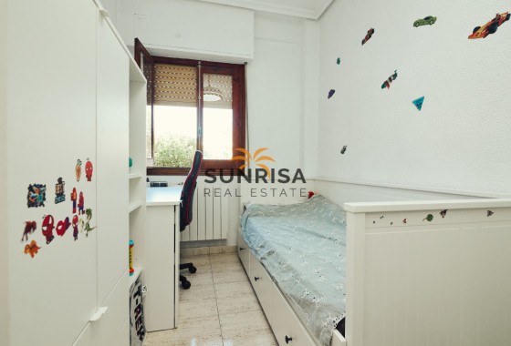 Appartement · Revente - Dolores · Alicante · Espagne