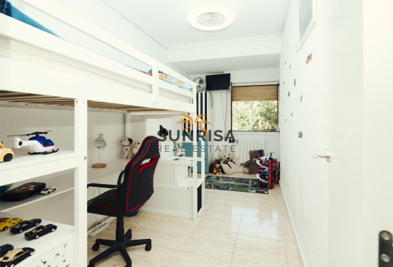 Appartement · Revente - Dolores · Alicante · Espagne