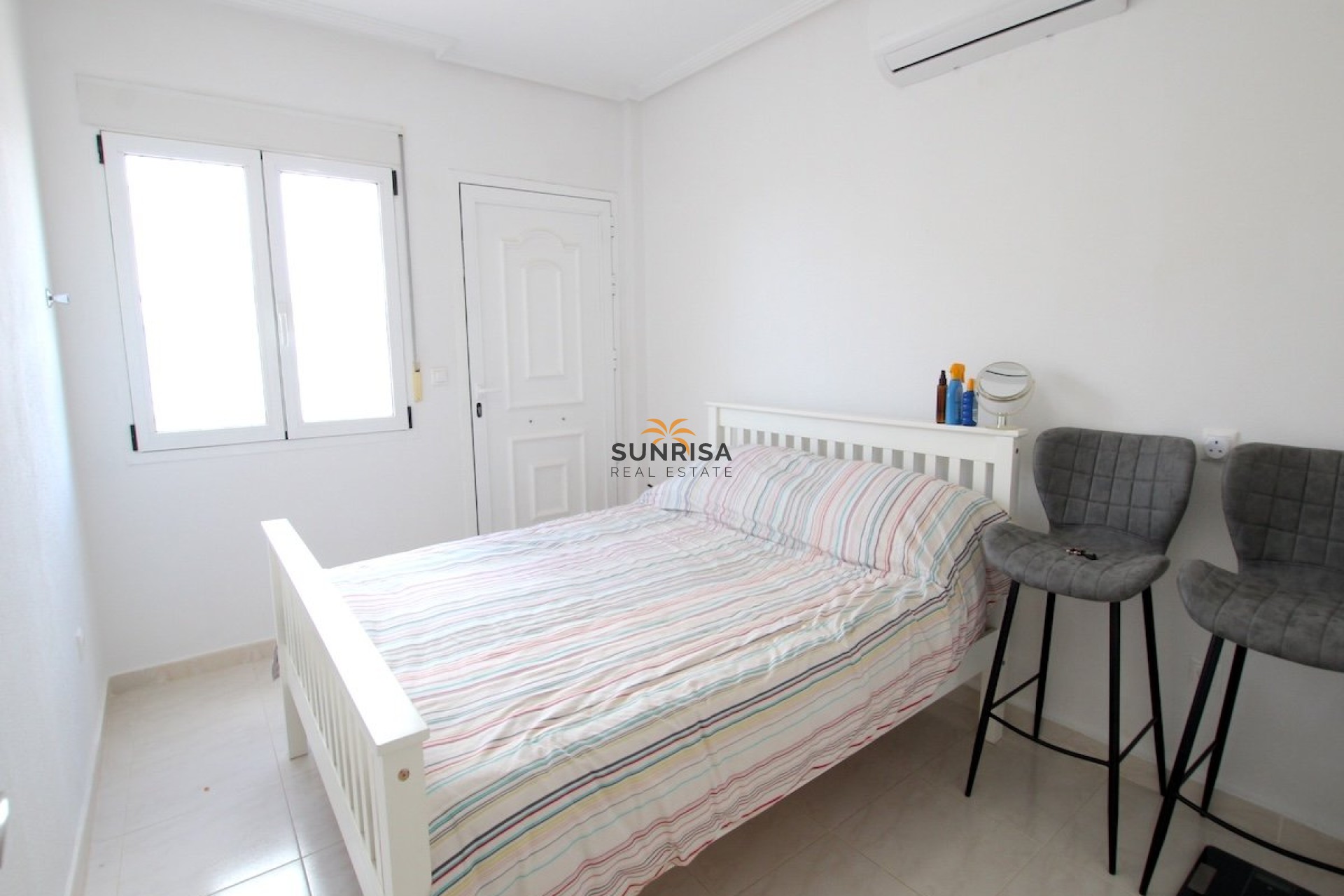Resale - Villa - Orihuela Costa