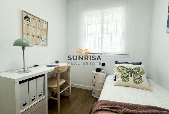 Apartamento · Reventa - Orihuela Costa · Playa Flamenca · Alicante · España