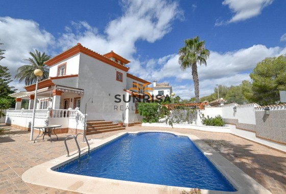 Villa · Reventa - Las Colinas Golf & Country Club · Alicante · España