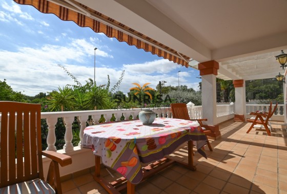 Villa · Reventa - Las Colinas Golf & Country Club · Alicante · España