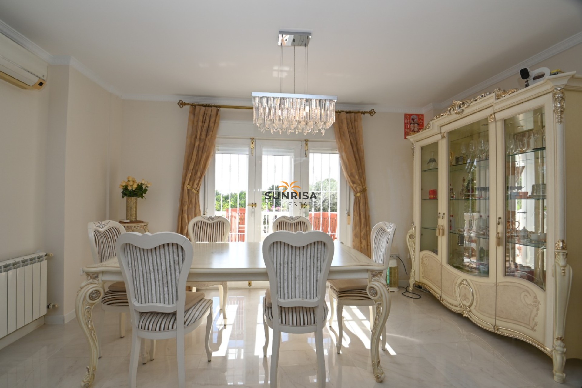 Reventa - Villa - Las Colinas Golf & Country Club
