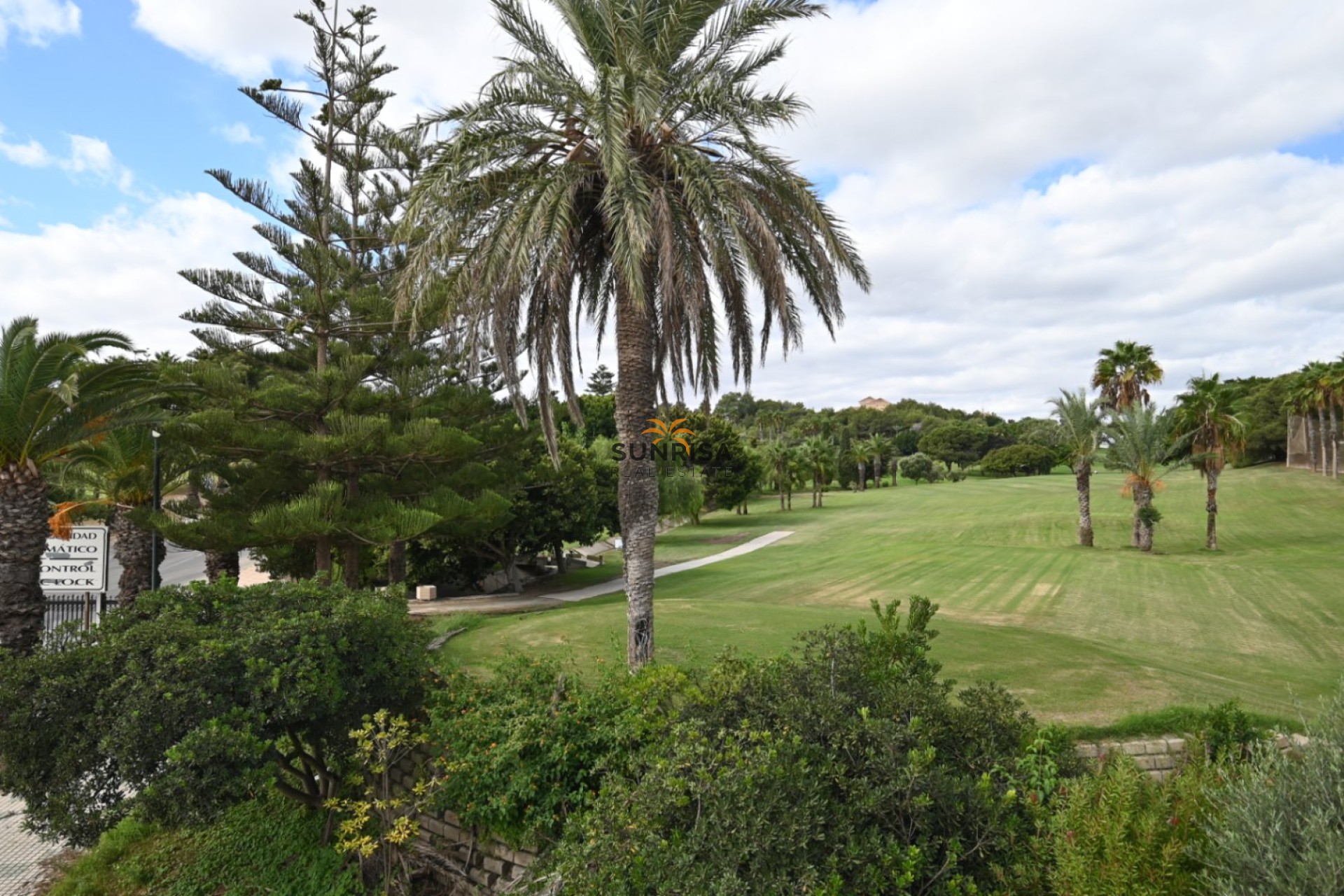 Reventa - Villa - Las Colinas Golf & Country Club