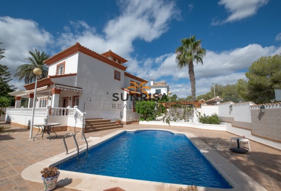 Villa · Reventa - Las Colinas Golf & Country Club · Alicante · España