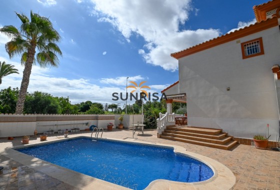 Villa · Reventa - Las Colinas Golf & Country Club · Alicante · España
