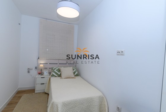 Apartamento · Reventa - Punta Prima · Alicante · España