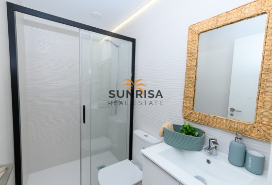 Apartamento · Reventa - Punta Prima · Alicante · España