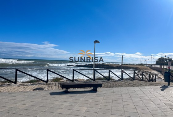 Apartamento · Reventa - Punta Prima · Alicante · España