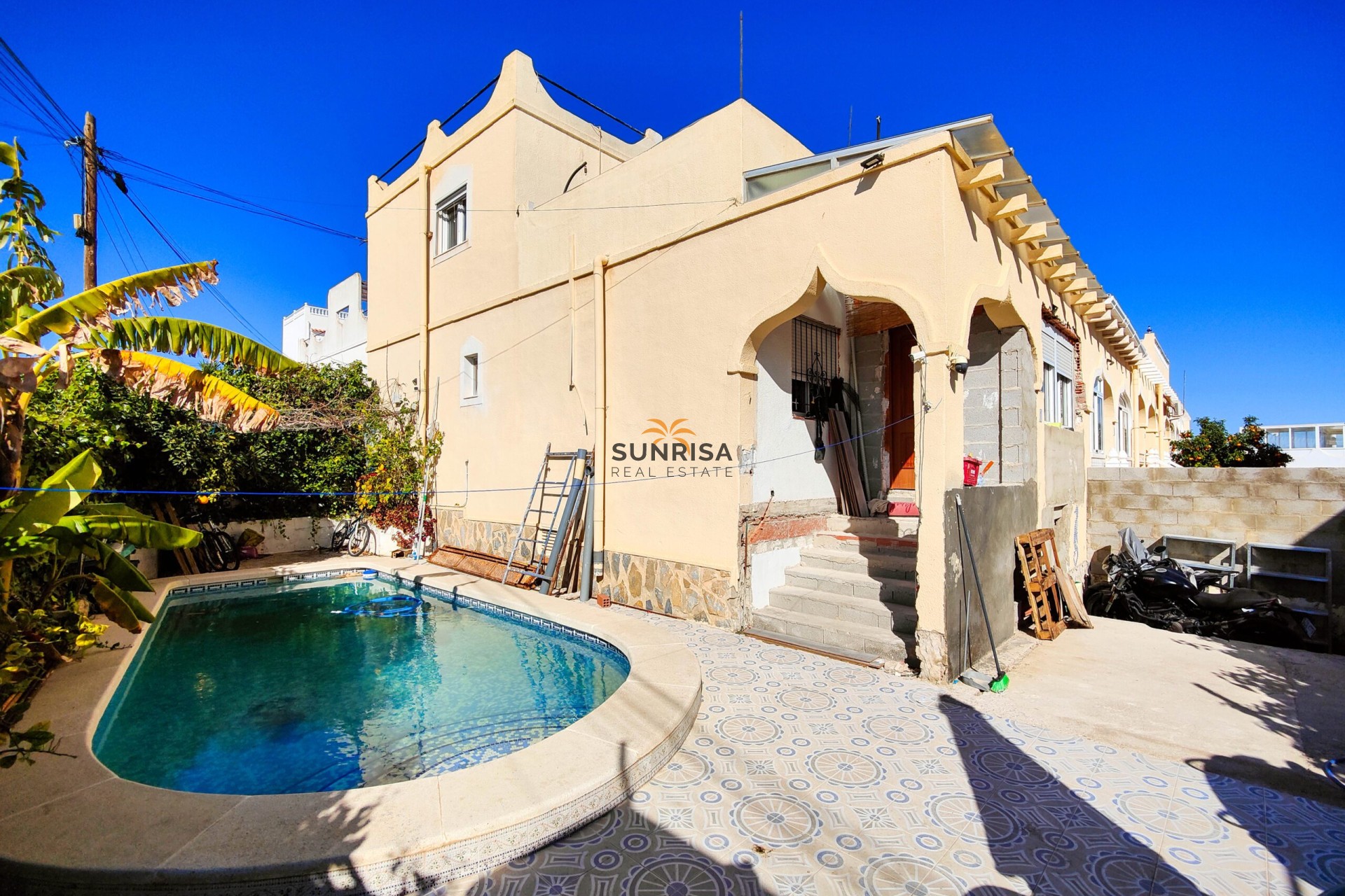 Resale - Townhouse - San Miguel de Salinas