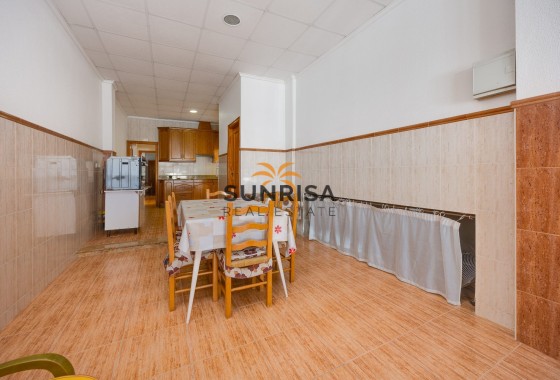 Apartment · Resale - Torrevieja · Playa del Cura · Alicante · Spain