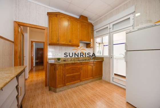 Apartment · Resale - Torrevieja · Playa del Cura · Alicante · Spain