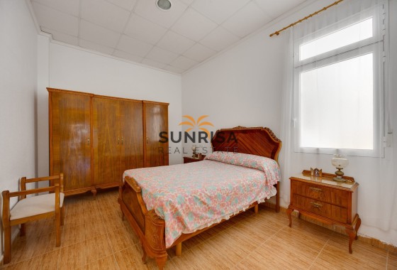 Apartment · Resale - Torrevieja · Playa del Cura · Alicante · Spain