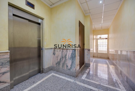 Appartement · Herverkoop - Torrevieja · Centro · Alicante · Spanje