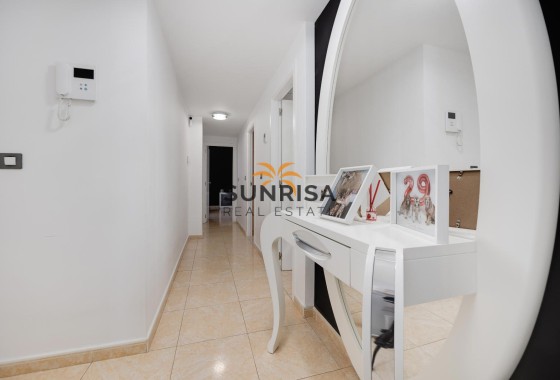 Appartement · Herverkoop - Torrevieja · Centro · Alicante · Spanje