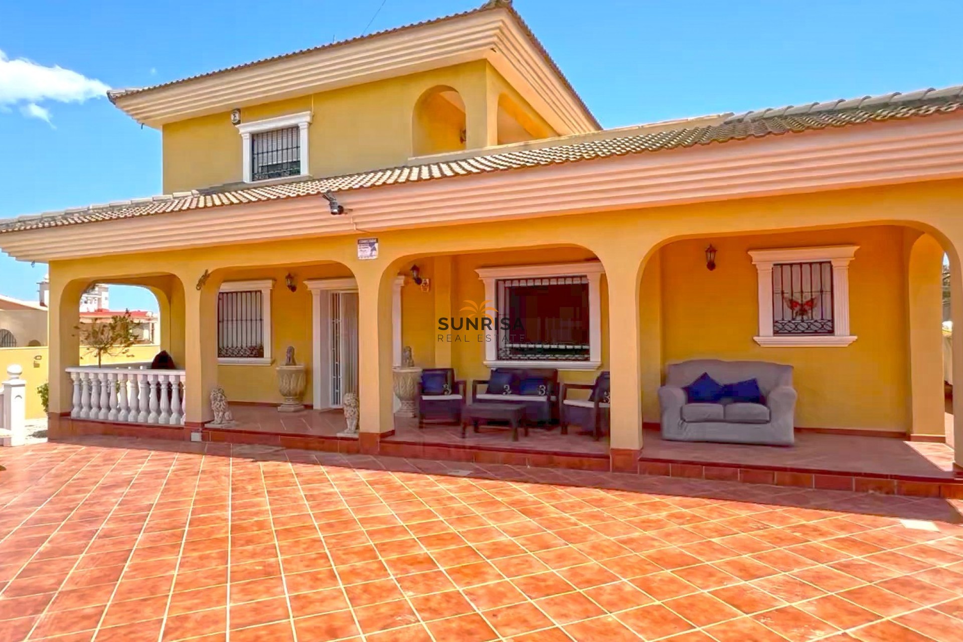 Resale - Villa - Torrevieja