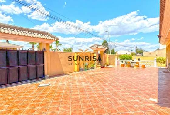 Villa · Resale - Torrevieja · Los Balcones · Alicante · Spain