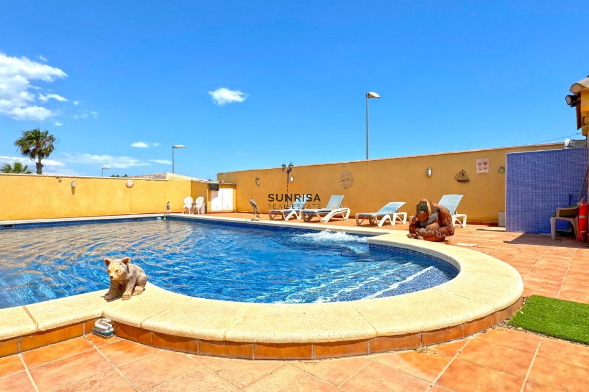Resale - Villa - Torrevieja