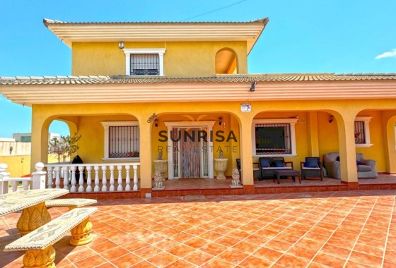 Villa · Resale - Torrevieja · Los Balcones · Alicante · Spain