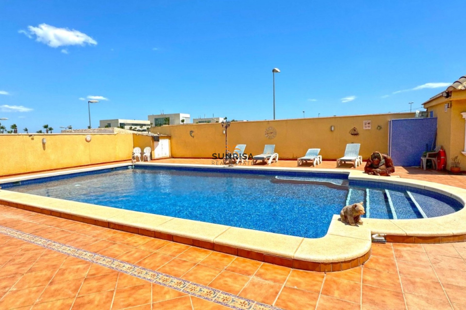 Resale - Villa - Torrevieja