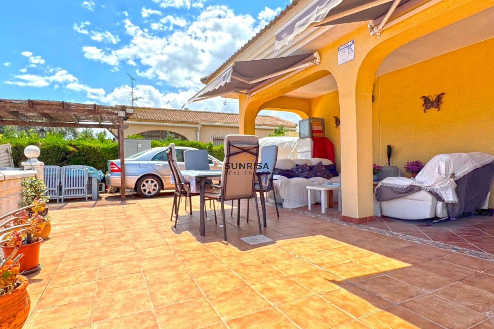 Resale - Villa - Torrevieja