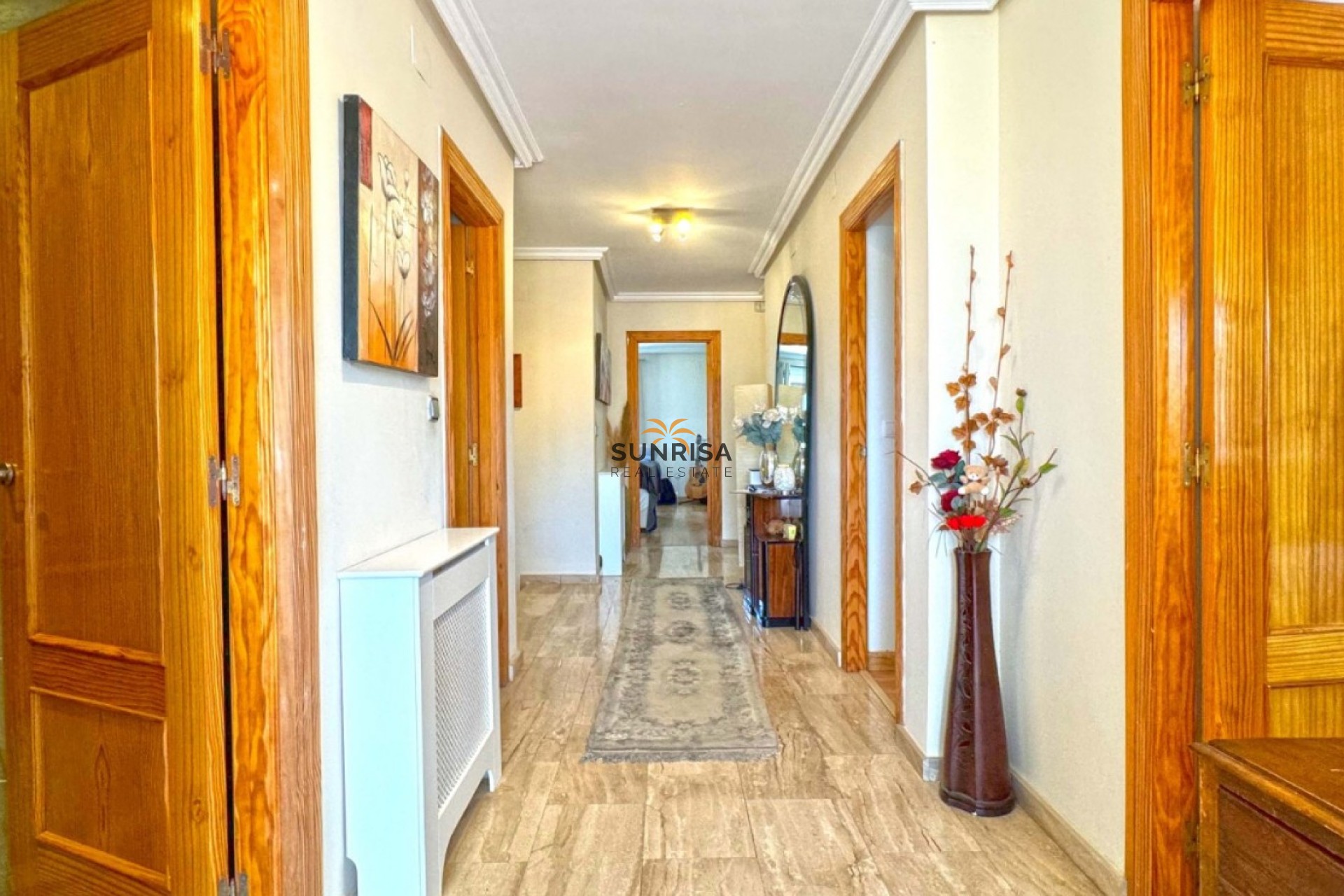 Resale - Villa - Torrevieja