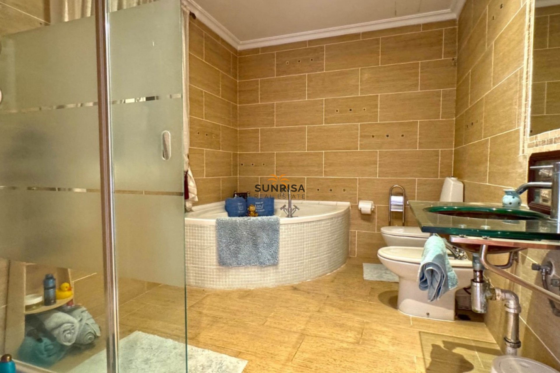Resale - Villa - Torrevieja