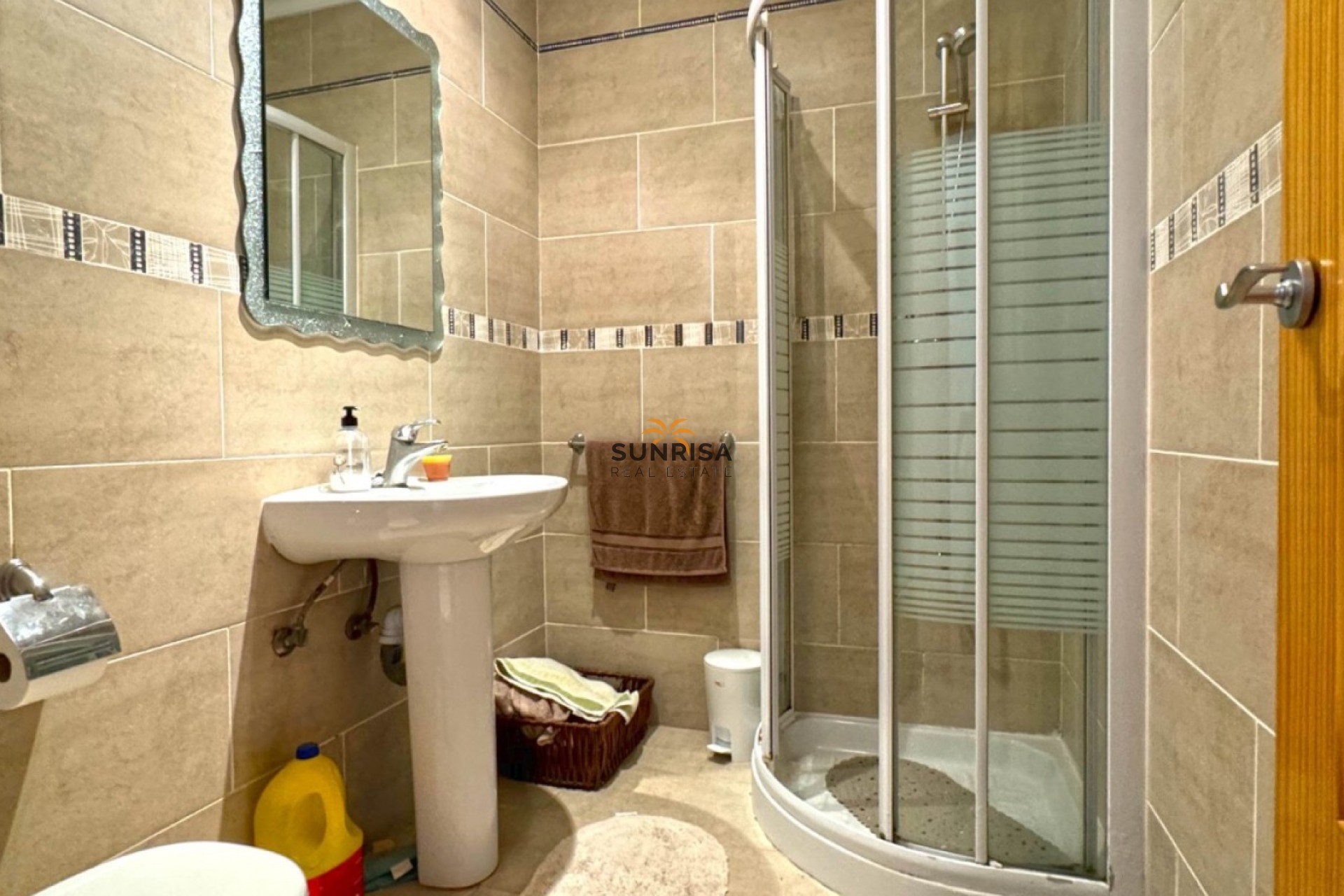 Resale - Villa - Torrevieja