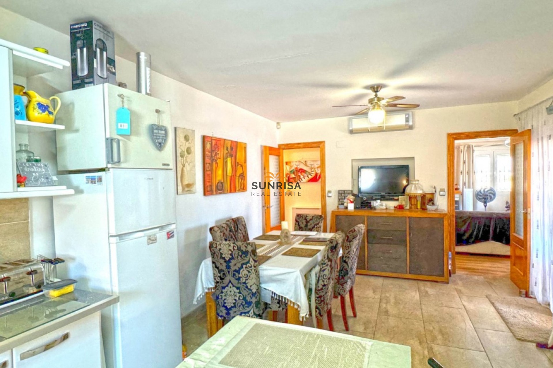 Resale - Villa - Torrevieja